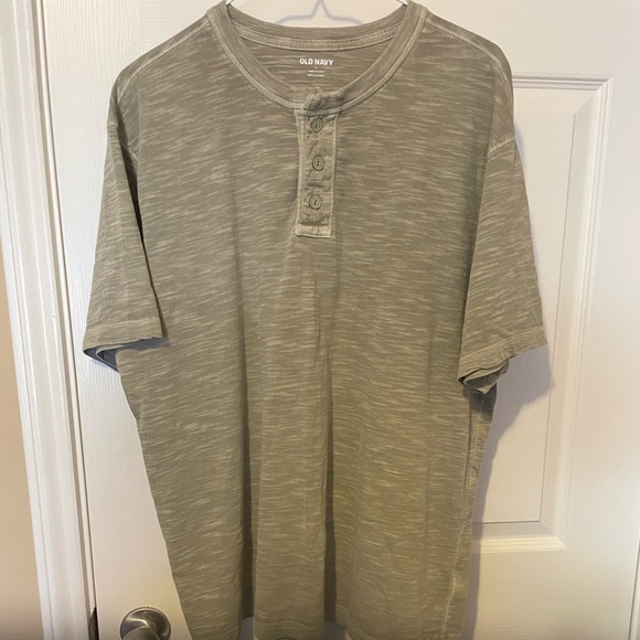 Old Navy short sleeve casual shirt - Picture 1 of 2